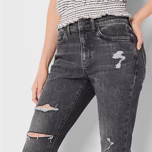 a.n.a Womens High Rise Cropped Distressed Flare Jean Size 10 New With … - Picture 4 of 7